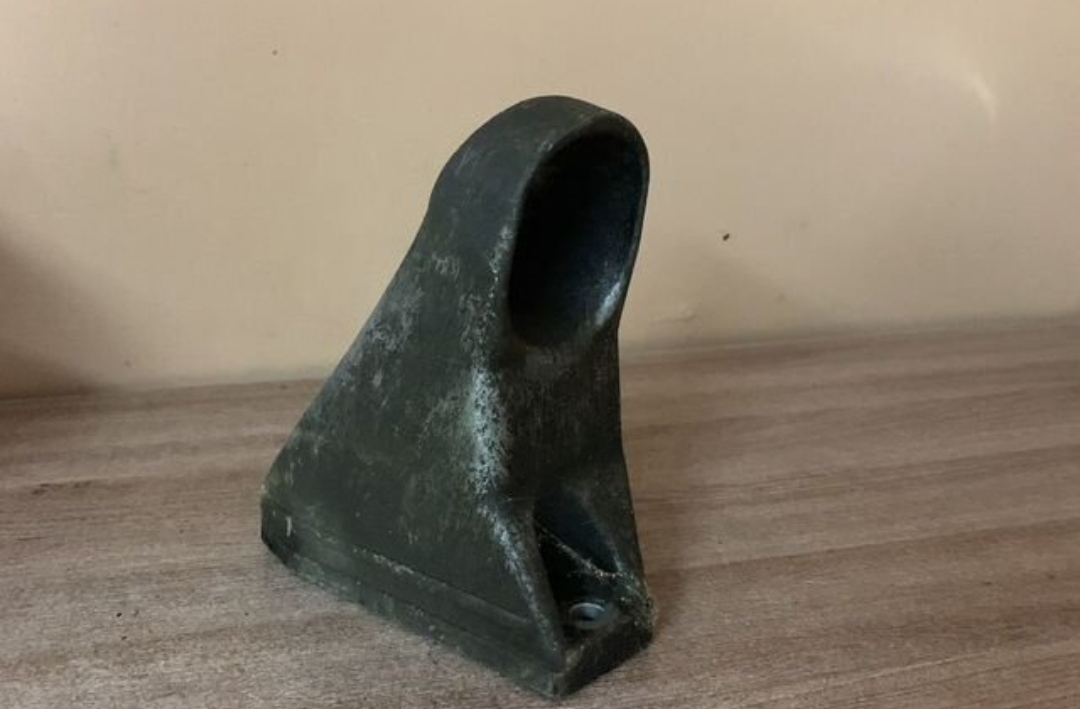 Audi V8 Кронштейн двигателя  для Audi V8 1988-1994 правый