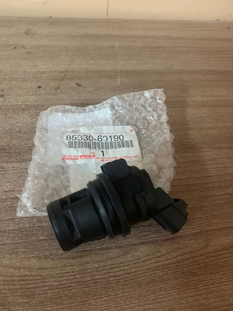 Насос омывателя TOYOTA LAND CRUISER (120)-PRADO (2002-2009) 85330-60190