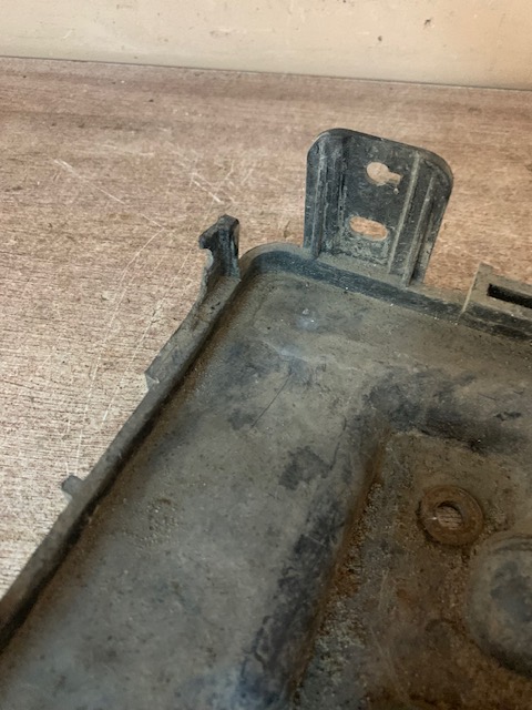 Hyundai Matrix Полка аккумулятора для Hyundai Matrix 2001-2010 3715017100