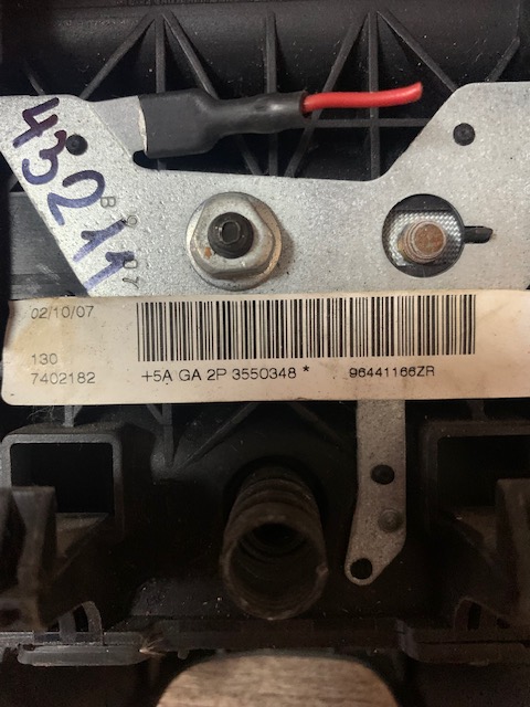 Peugeot 206 Подушка безопасности в рулевое колесо Peugeot 206 1998-2012 (ПОСЛЕ 2003 ГОДА НА 2 ПОДРЫВА  4112FW