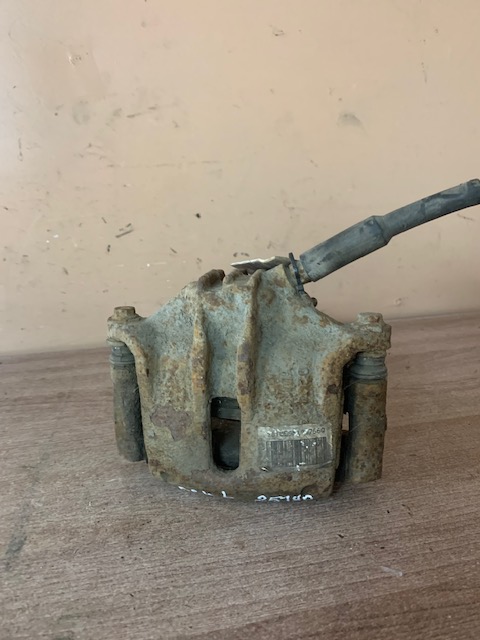 Citroen C4 2005-2011 Суппорт тормозной передний левый  Citroen C4 2005-2011 (В СБОРЕ 4400N2)