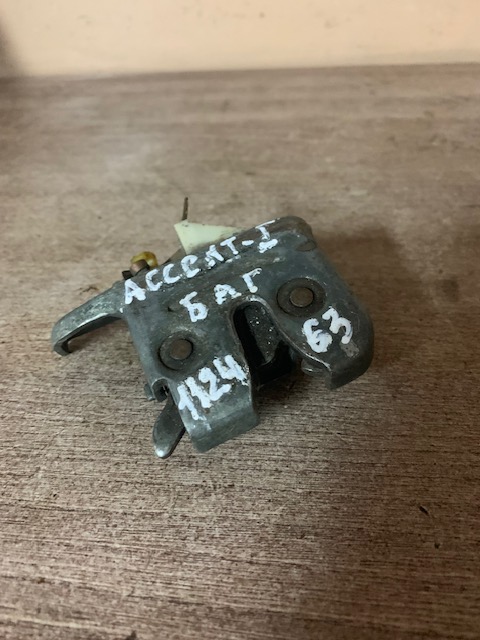 Hyundai Accent 1994-2000 Замок багажника для Hyundai Accent I 1994-2000 (хб)  8171025500