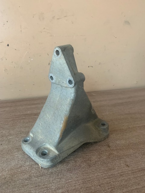 Кронштейн двигателя правый CHERY Amulet (A15) 2006-2012 (A111001411)