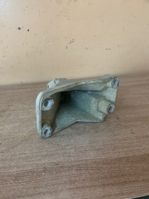Кронштейн двигателя правый CHERY Amulet (A15) 2006-2012 (A111001411)