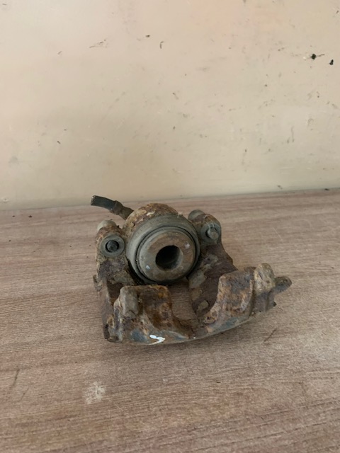 Opel Astra G Суппорт тормозной левый ля Opel Astra G 1998-2005 без скобы  5542062