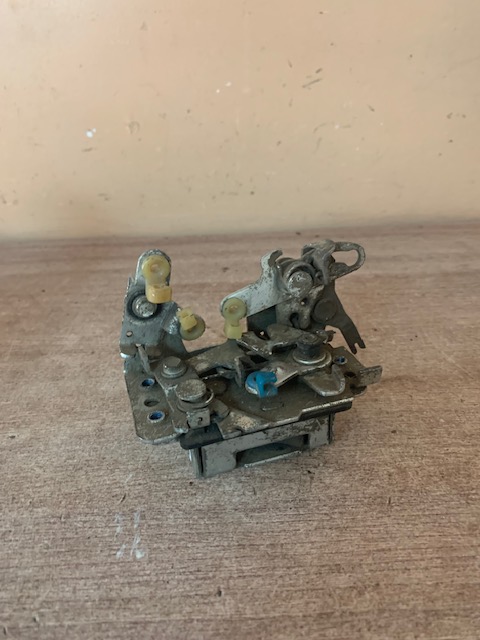 Daewoo Nexia Замок двери задней правой NEXIA (1995>), Kadett E 1984-1994 (901592550 90159255)